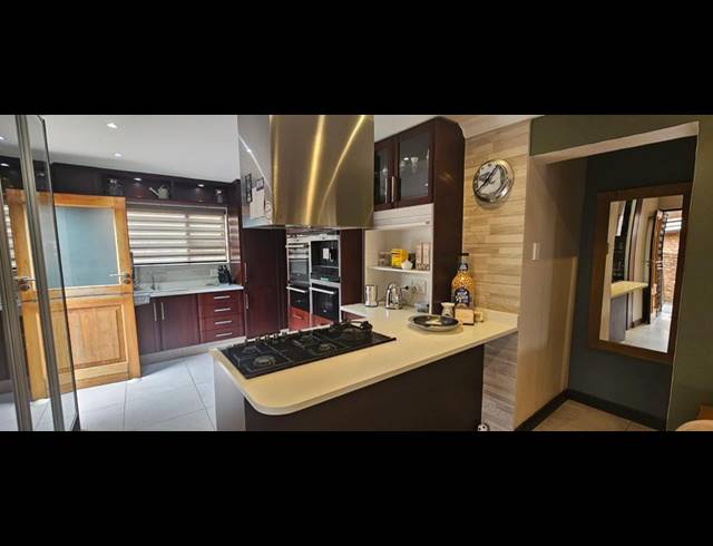 2 BEDROOM TOWNHOUSE FOR SALE IN MEYERSDAL